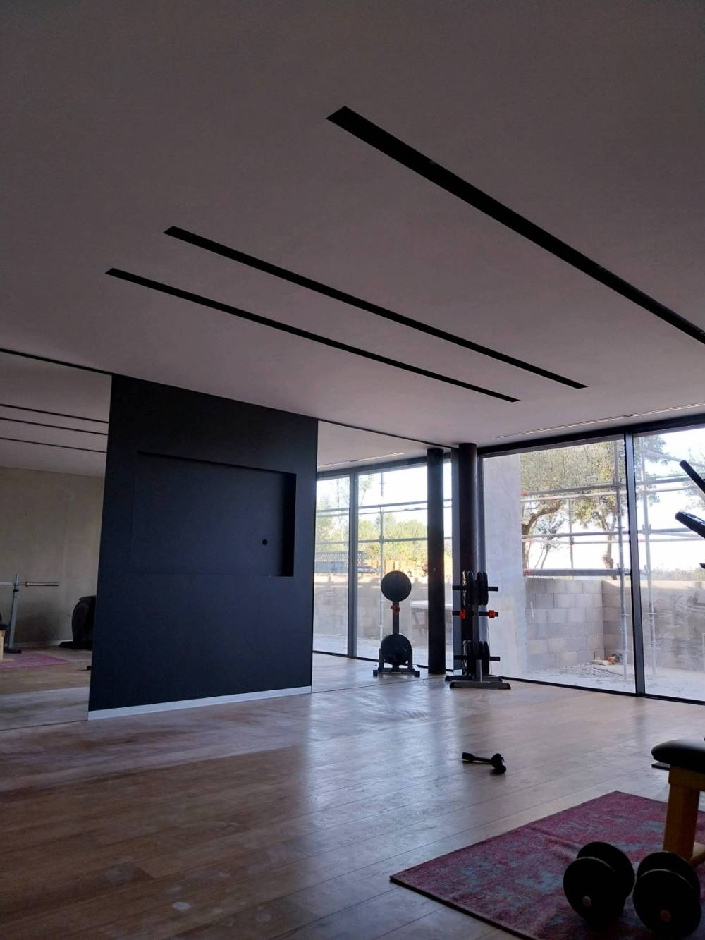 Climatisation-integre-plafond-salle-sport