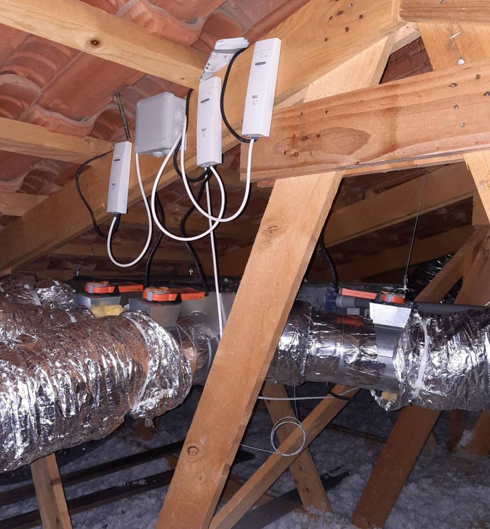 Installation d'un système de climatisation réversible type gainable avec régulation zoning sans fils à Montpellier