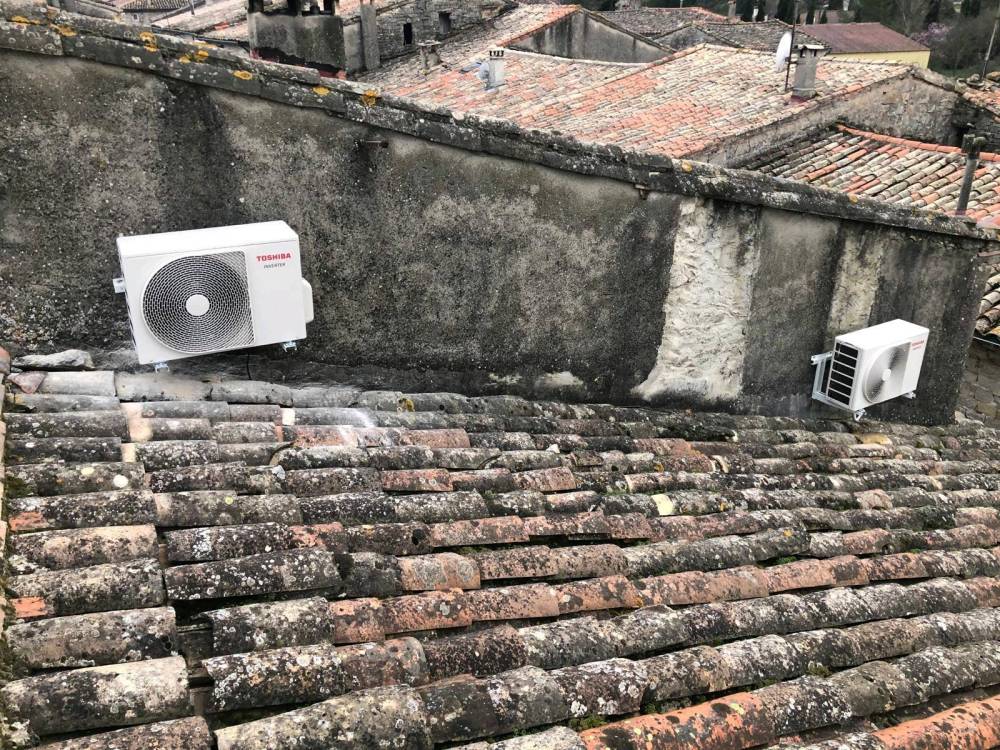 Pose de climatisation dans une maison de village à Codognan près de Nîmes